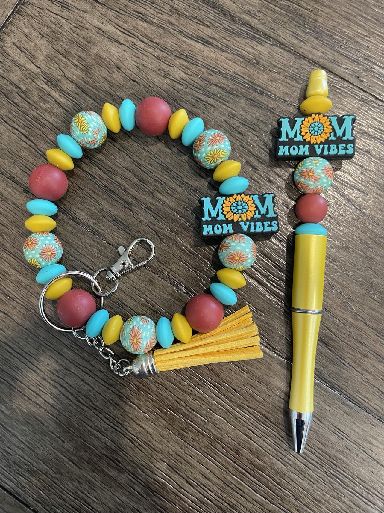 Mom Vibes Wristlet and Pen Set